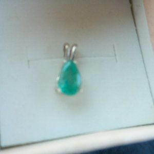 Emerald pendent 80;points